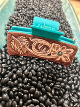 Load image into Gallery viewer, Punchy Large Hair Claws