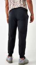 Load image into Gallery viewer, Burlebo | Fleece Jogger | Black
