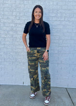 Load image into Gallery viewer, Mid Rise Camouflage Cargo Pants
