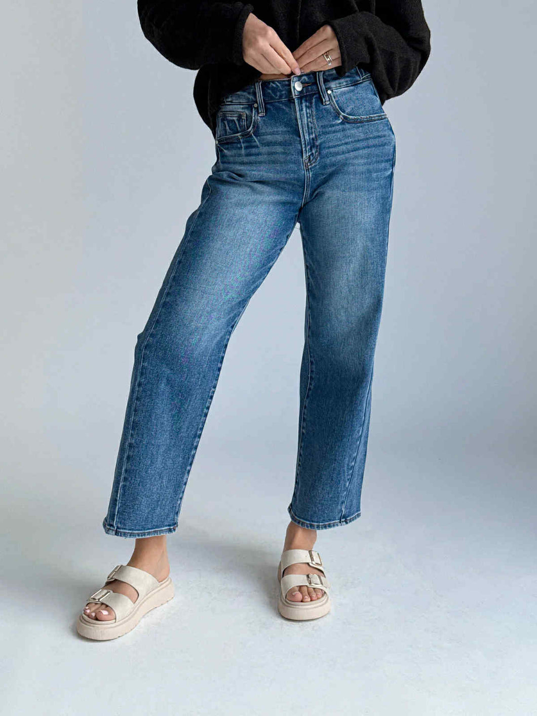 RISEN | High Rise Medium Wash Straight