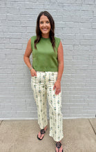 Load image into Gallery viewer, Light Wash Cream Floral Jeans
