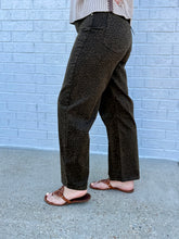 Load image into Gallery viewer, Leopard Washed Barrel Jeans
