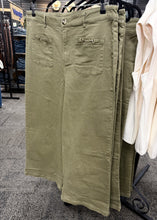 Load image into Gallery viewer, Plus Size Olive Darling Snaffle Bit Jeans
