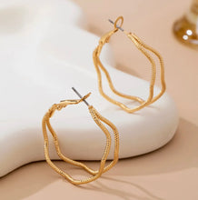 Load image into Gallery viewer, Textured Wavy Gold Hoop Earrings
