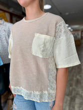Load image into Gallery viewer, Tinsley Taupe Floral Top
