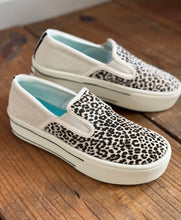 Load image into Gallery viewer, Ariat | Skylar Cheetah Slip On
