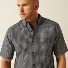 Load image into Gallery viewer, Ariat | Men’s Gene S/S Shirt - Black
