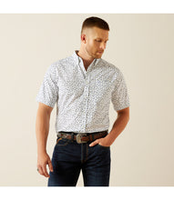 Load image into Gallery viewer, Ariat | Wrinkle Free Oaks S/S Perwinkle
