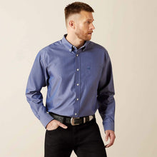 Load image into Gallery viewer, Ariat | Solid Pinpoint Oxford WF Classic Fit Blue
