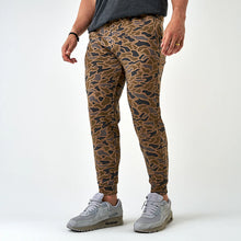 Load image into Gallery viewer, Burlebo Fleece Jogger | Gauge Camo
