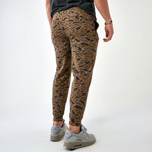 Load image into Gallery viewer, Burlebo Fleece Jogger | Gauge Camo
