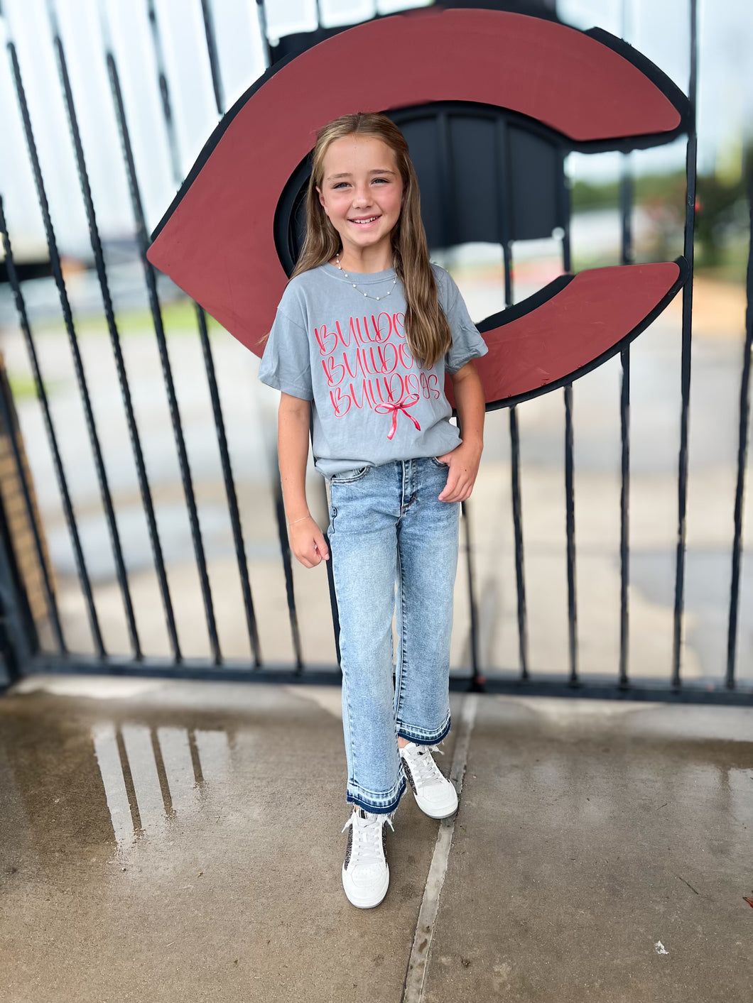 Bulldog Girl Script Tee | Grey