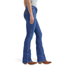 Load image into Gallery viewer, Wrangler Retro Bailey Boot Cut
